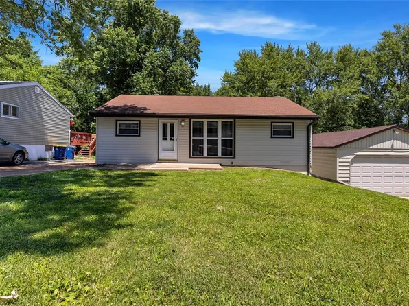 37 Barto Dr, Saint Louis, MO 63135