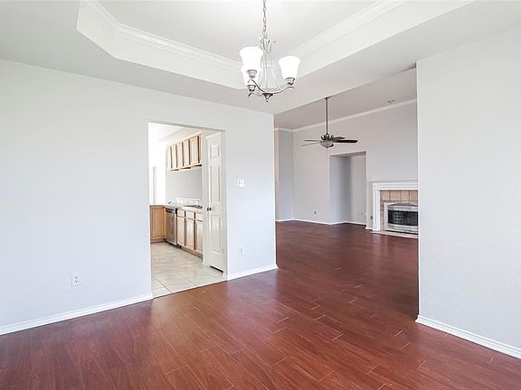 2nd image of 2423 Whispering Creek Dr