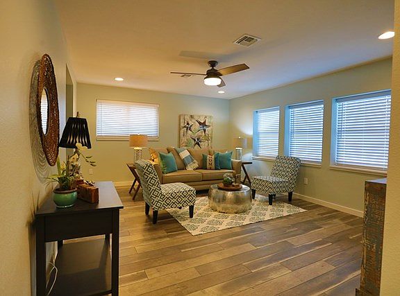 4th image of 825 Whitewing Dr