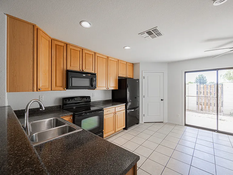 7801 N 44th Dr #1075 — Photo 5