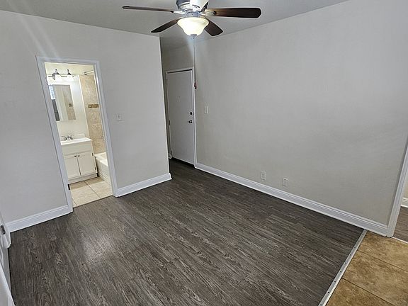 3rd image of 527 N Alexandria Ave #5