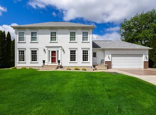 14 Timberlane Dr, Geneseo, IL 61254