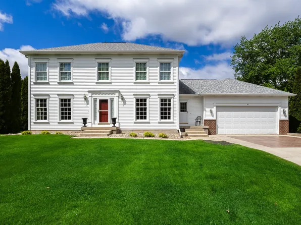 14 Timberlane Dr, Geneseo, IL 61254