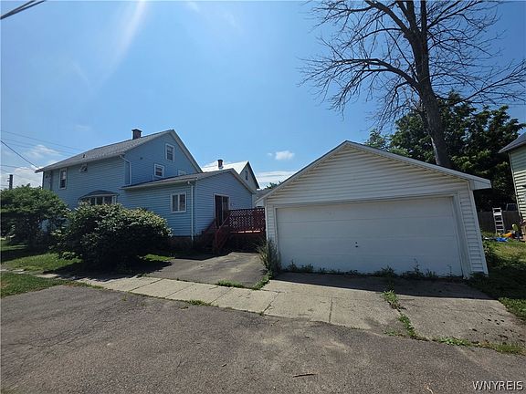 3rd image of 326 Central Ave