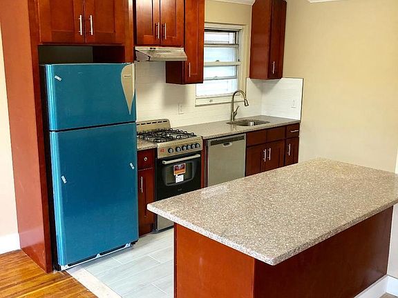 5th image of 3715 24th Ave #2
