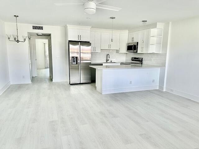 1st image of 156 Fanshaw Way