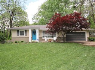 6024 Robinson Ln, Overland Park, KS 66202