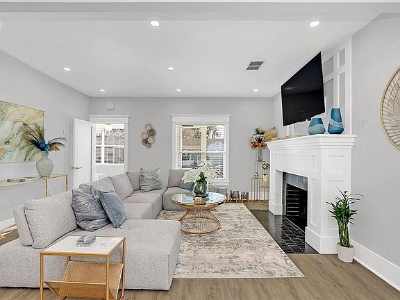 3rd image of 413 W Princeton St