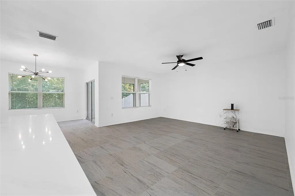 3 bed, 2.0 bath, 1672 sqft, $2,200 — Photo 4