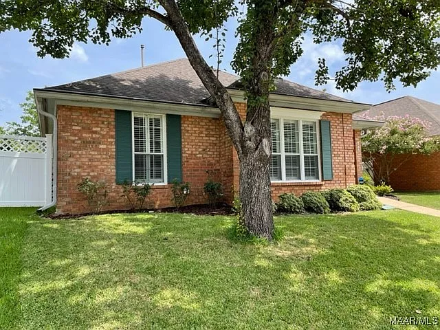 3 bed, 2.0 bath, 1586 sqft, $1,895 — Photo 1