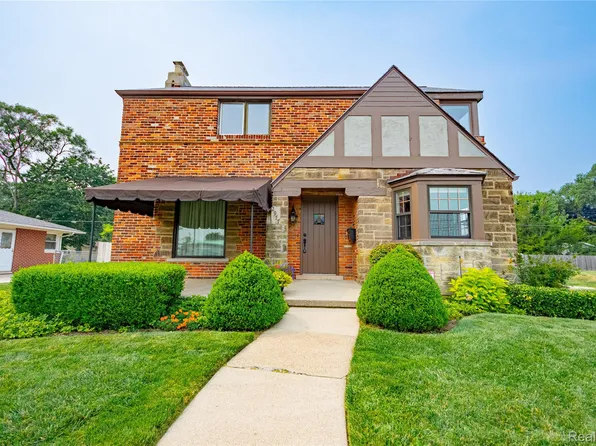 2977 Military St, Port Huron, MI 48060