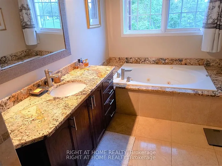 142 Windhurst Dr — Photo 28