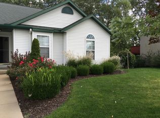 730 Clover Ridge Ave NW, Grand Rapids, MI 49504