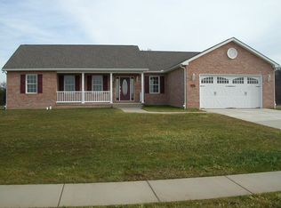 22 Emerald Ln, New Oxford, PA 17350