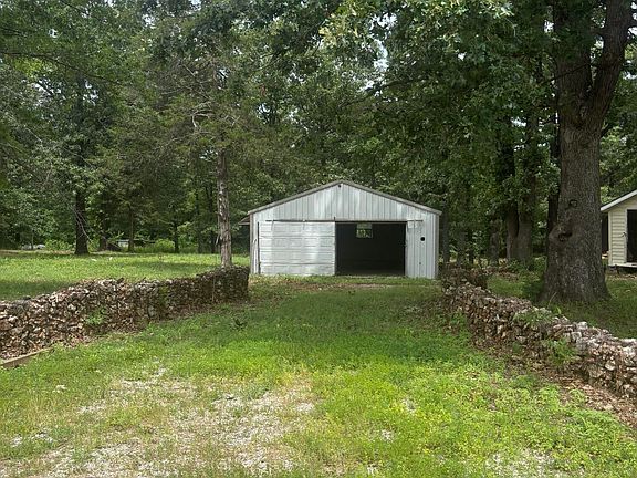 2nd image of 6962 Olive Ln