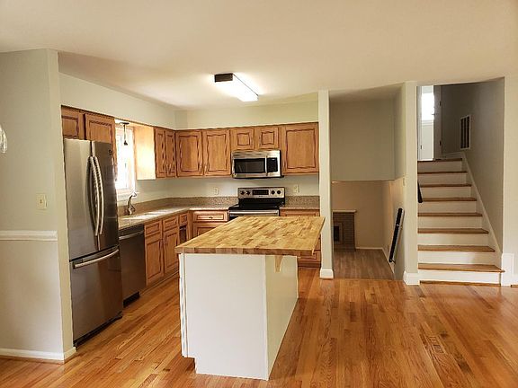 4th image of 2643 Charing Cross Dr