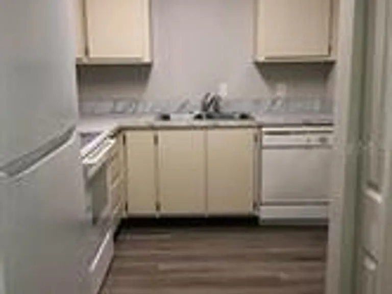 548 Orange Dr #14 — Photo 7