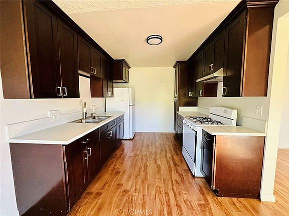 2nd image of 933 N Alameda Ave APT 6