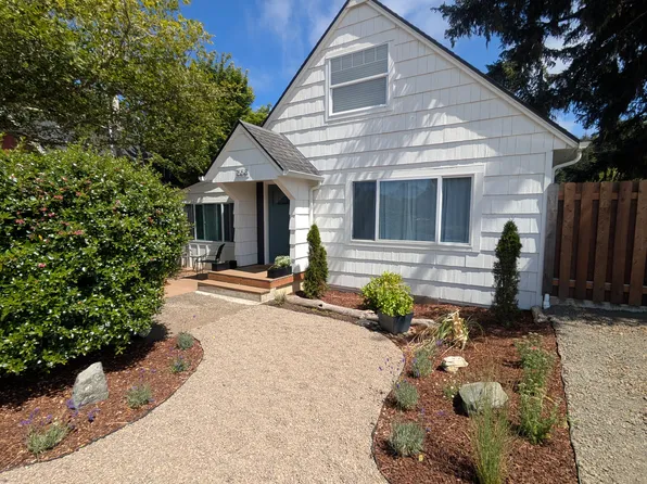 (undisclosed Address), Lincoln City, OR 97367