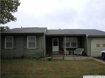1st image of 26 Falmouth Ave Space 72