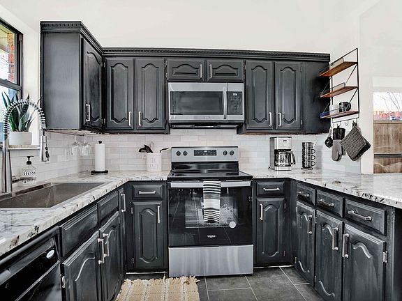 5th image of 8060 Christie Dr
