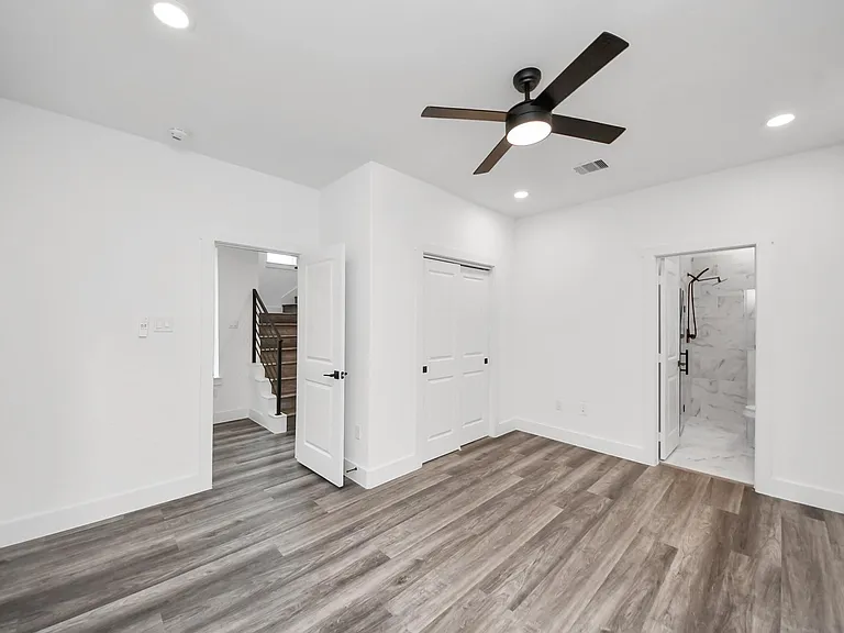 2709 Dennis St — Photo 9