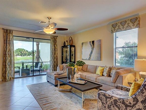 4th image of 10201 Via Colomba Cir