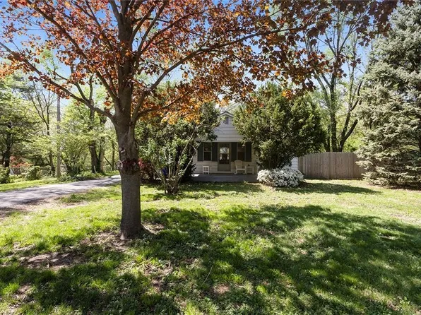 5404 Quivira Rd, Shawnee, KS 66216