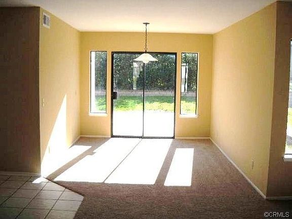 4th image of 18 Westbrook Ln
