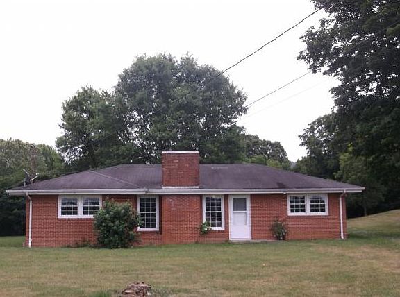 2nd image of 104 Darnell Dr