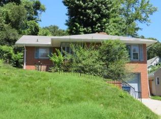 1220 Hazel Dr, Alton, IL 62002