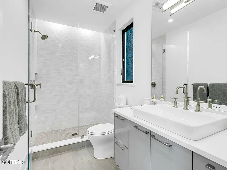 200 Ocean Ave N #5 — Photo 21