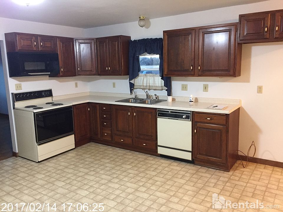 2nd image of N80W24326 Plainview Rd