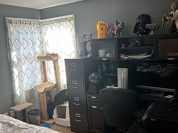 5th image of 3553 Walden Ave