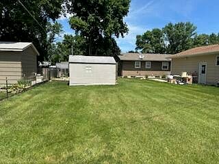 5th image of 1705 Riverview Dr