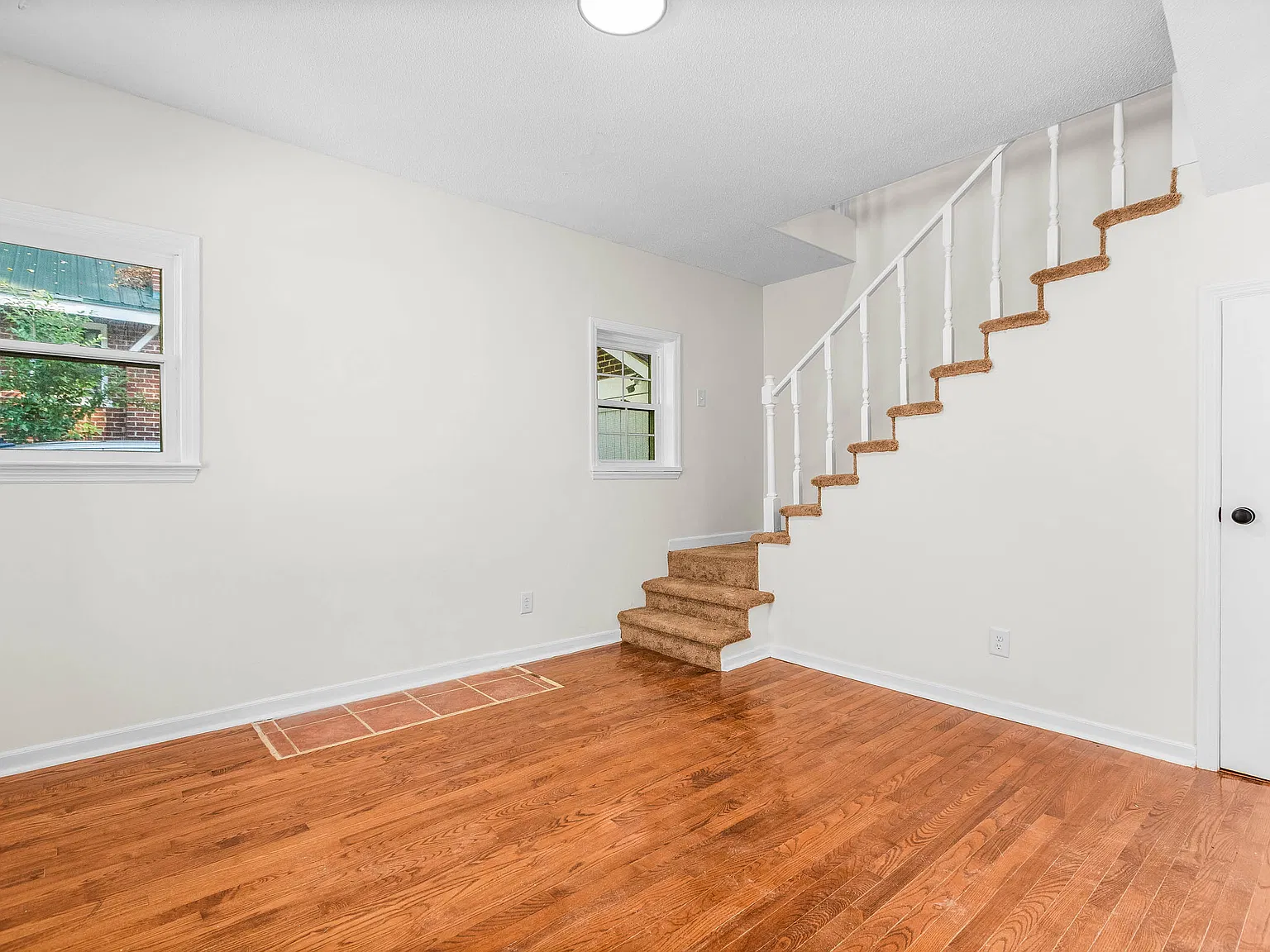 2 bed, 1050 sqft, $1,650 — Photo 3