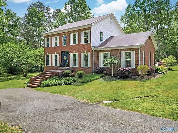 3rd image of 500 Oak Trl NE