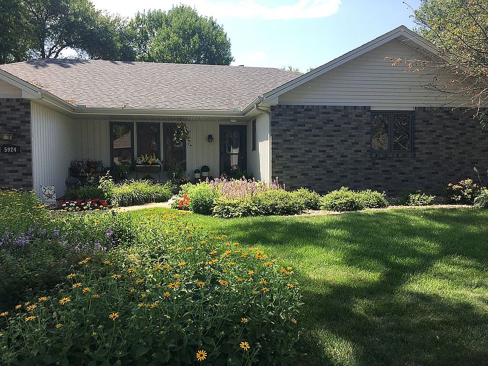 1st image of 5924 Pine View Dr