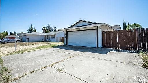 2nd image of 328 Yellowstone Dr