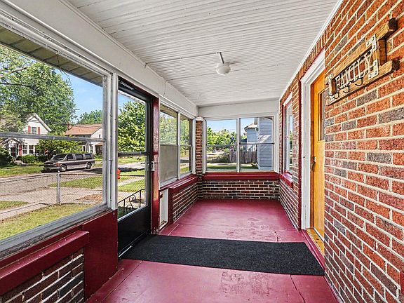 4th image of 831 Bush St