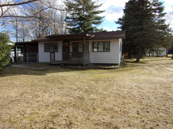 107 Channel Ct, Houghton Lake, MI 48629