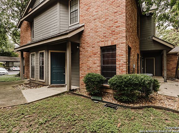 2nd image of 61 Chapel Hill Cir