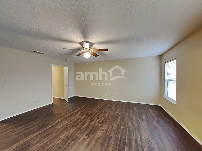 2231 Creekside Bnd — Photo 12
