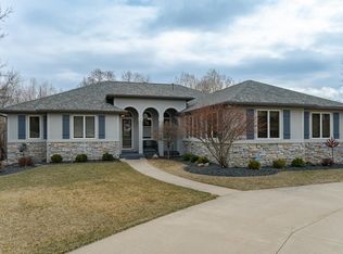 1115 Greystone Ln SW, Rochester, MN 55902