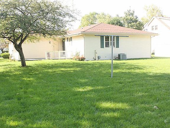 4th image of 1902 Meadowlark Dr