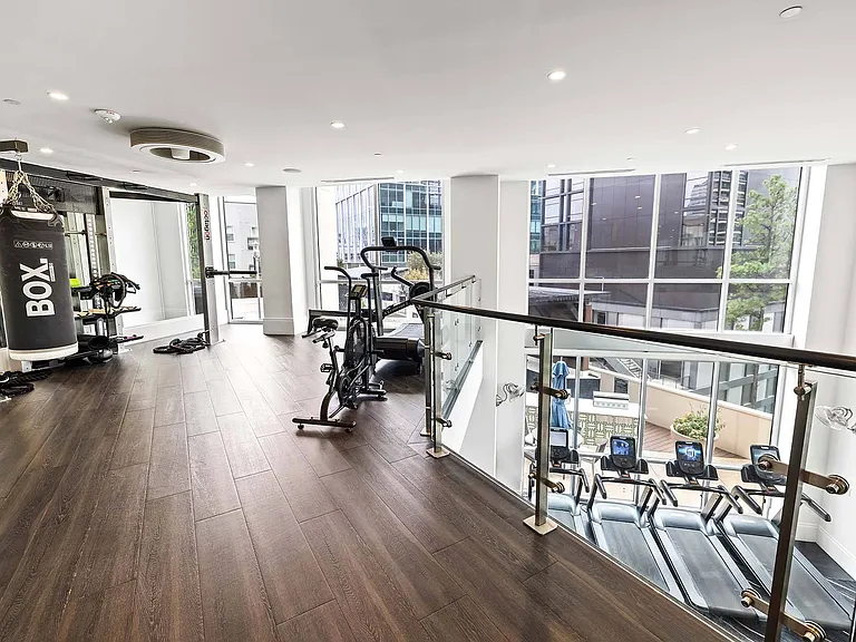 The Huntley Luxury Apartments — Photo 48