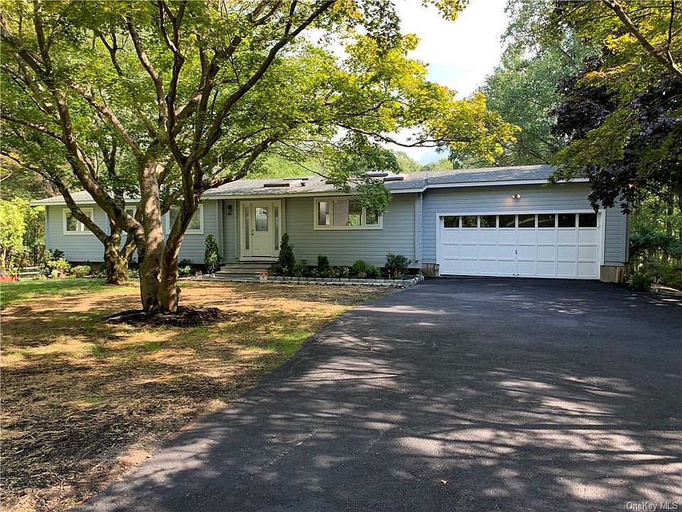 1st image of 4 Foster Ct