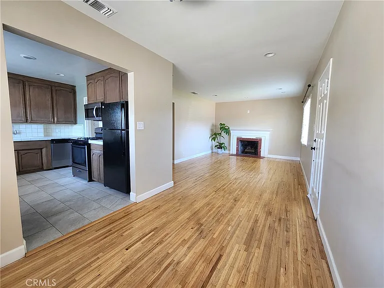 4919 Louise Ave — Photo 5