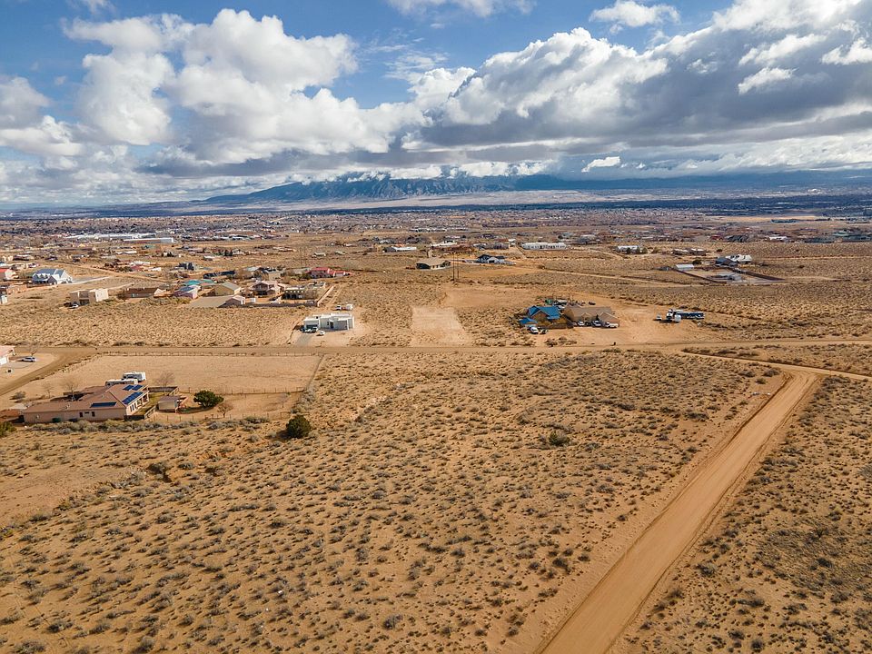 2nd image of 908 Huron Rd SE