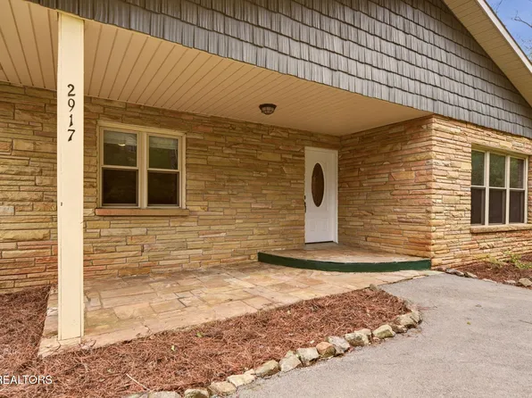 2917 Barber Hill Ln, Knoxville, TN 37920